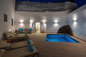 Santorita Suites