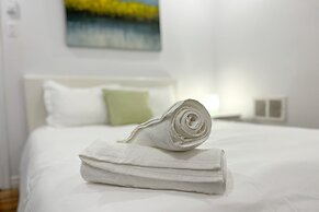 Chic Townhome with Garage Dt MTL