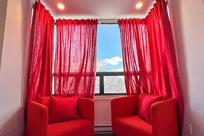 Chic Townhome with Garage Dt MTL