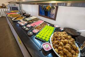 CLUB BELLAMARE  BEACH