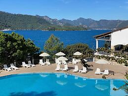 CLUB BELLAMARE  BEACH