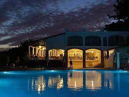 CLUB BELLAMARE  BEACH