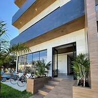 New Downtown Condo with Rooftop Pool