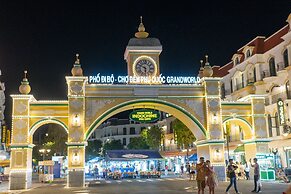 2Stay Tropical Grand World Phu Quoc
