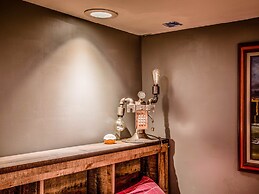 Downtown Artist Enclave