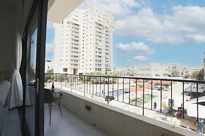 AirTLV-Bazel Apartment With Balcony
