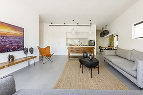 AirTLV-Bazel Apartment With Balcony