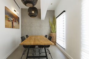 AirTLV-Bazel Apartment With Balcony