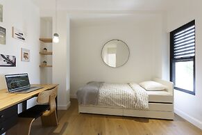 AirTLV-Bazel Apartment With Balcony