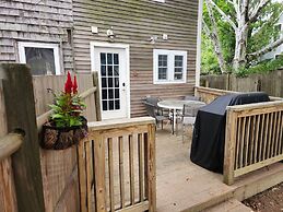 Marblehead Oasis 3 Bedroom Townhouse by RedAwning
