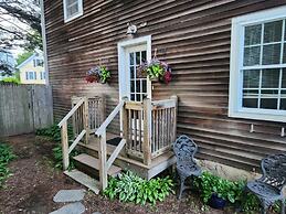 Marblehead Oasis 3 Bedroom Townhouse by RedAwning