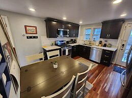 Marblehead Oasis 3 Bedroom Townhouse by RedAwning