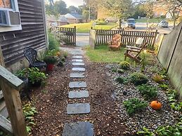 Marblehead Oasis 3 Bedroom Townhouse by RedAwning