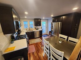 Marblehead Oasis 3 Bedroom Townhouse by RedAwning