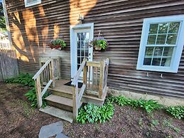 Marblehead Oasis 3 Bedroom Townhouse by RedAwning
