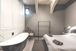 Rabat l.o. MDINA-THE BEDROOM-TUB