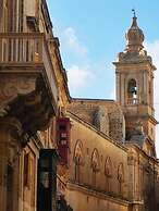 Rabat l.o. MDINA-THE BEDROOM-TUB