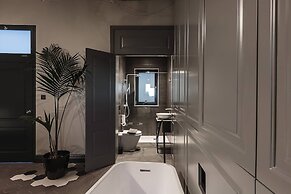 Rabat l.o. MDINA-THE BEDROOM-TUB