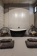 Rabat l.o. MDINA-THE BEDROOM-TUB