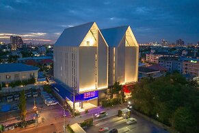 Blue Hippo Hotel