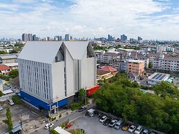Blue Hippo Hotel