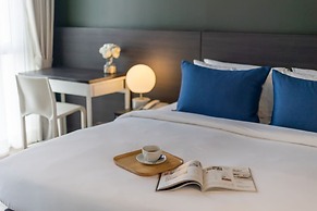 Blue Hippo Hotel