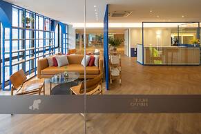 Blue Hippo Hotel