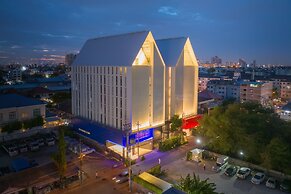 Blue Hippo Hotel