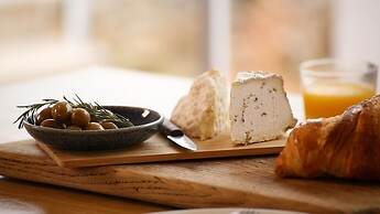 KHAN EIN KAREM BOUTIQUE HOTEL