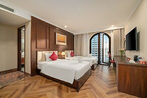 Golden Lotus Luxury Hotel Da Nang