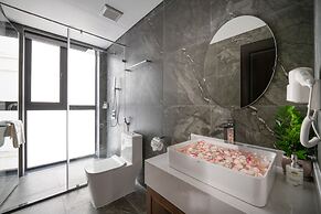 Golden Lotus Luxury Hotel Da Nang