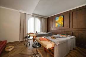 Golden Lotus Luxury Hotel Da Nang