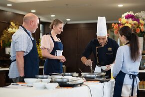 Golden Lotus Luxury Hotel Da Nang