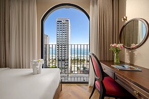 Golden Lotus Luxury Hotel Da Nang