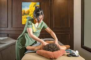 Golden Lotus Luxury Hotel Da Nang