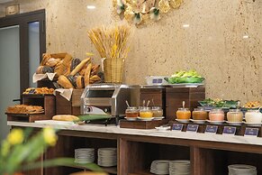 Golden Lotus Luxury Hotel Da Nang