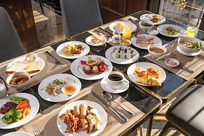 Golden Lotus Luxury Hotel Da Nang