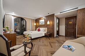 Golden Lotus Luxury Hotel Da Nang