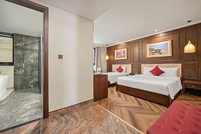 Golden Lotus Luxury Hotel Da Nang