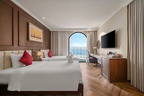 Golden Lotus Luxury Hotel Da Nang