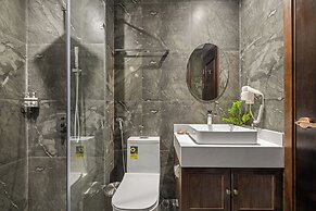 Golden Lotus Luxury Hotel Da Nang