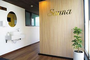 Golden Lotus Luxury Hotel Da Nang