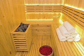 Golden Lotus Luxury Hotel Da Nang