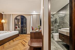 Golden Lotus Luxury Hotel Da Nang