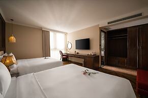 Golden Lotus Luxury Hotel Da Nang