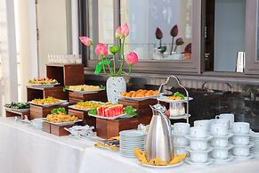 Golden Lotus Luxury Hotel Da Nang