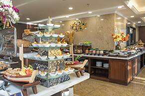 Golden Lotus Luxury Hotel Da Nang