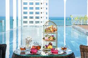 Golden Lotus Luxury Hotel Da Nang