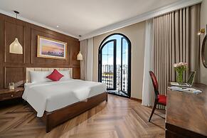 Golden Lotus Luxury Hotel Da Nang