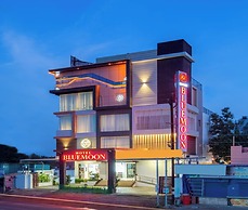 HOTEL BLUEMOON